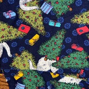 Leggings with white elephant and Christmas Tree and Gift print